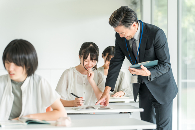 【大学受験対策】おすすめの予備校を文系・理系別にご紹介！